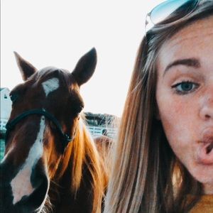 Meet your Posher, Avery